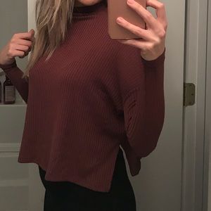 Cropped sweater w high neck